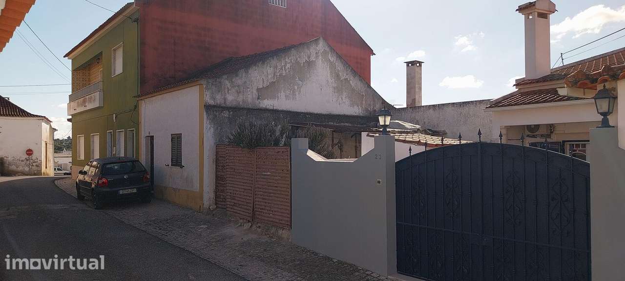 Moradia Geminada no Centro de Pontével, Santarém - Grande imagem: 4/14