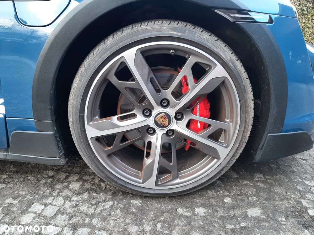 Porsche Taycan 4S - 10