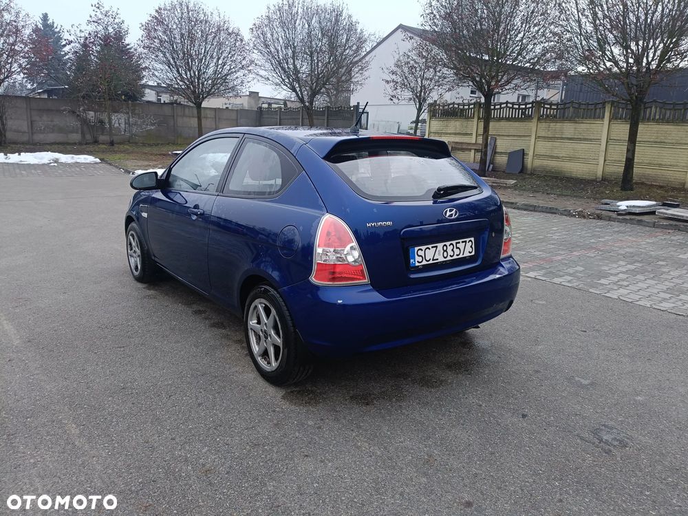 Hyundai Accent 1.4 GL - 4