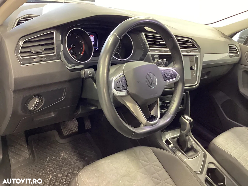 Volkswagen Tiguan - 5