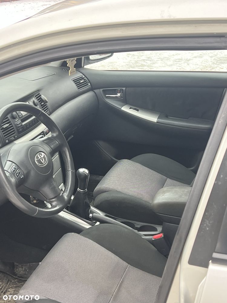 Toyota Corolla - 5