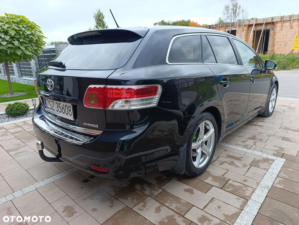 Toyota Avensis - 23
