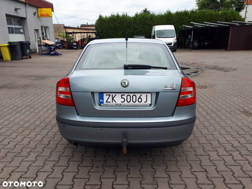 Skoda Octavia 1.6 FSI Ambiente - 7