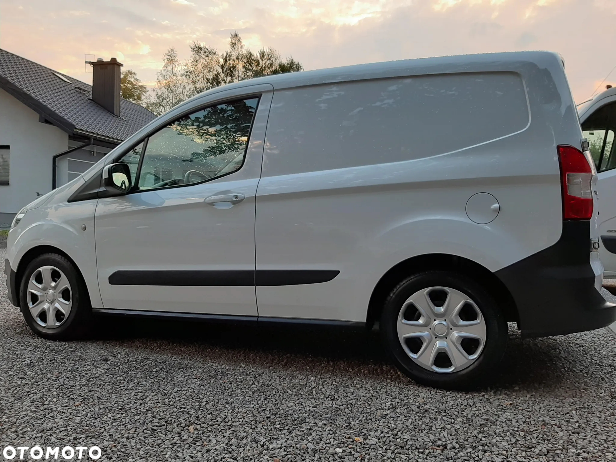 Ford Transit Courier 1.5 TDCi Ambiente - 11