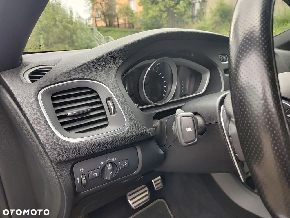 Volvo V40 T5 Drive-E R-Design Momentum - 18