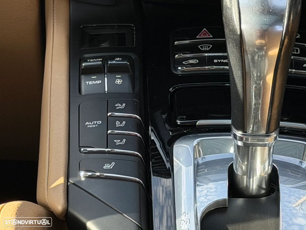 Porsche Cayenne 3.0 V6 - 55