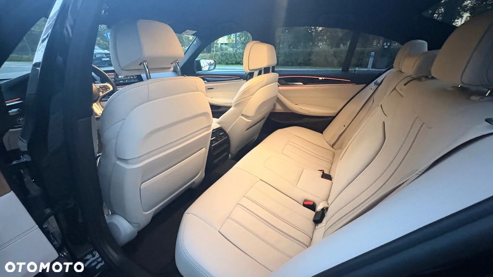 BMW Seria 5 530i xDrive M Sport sport - 16