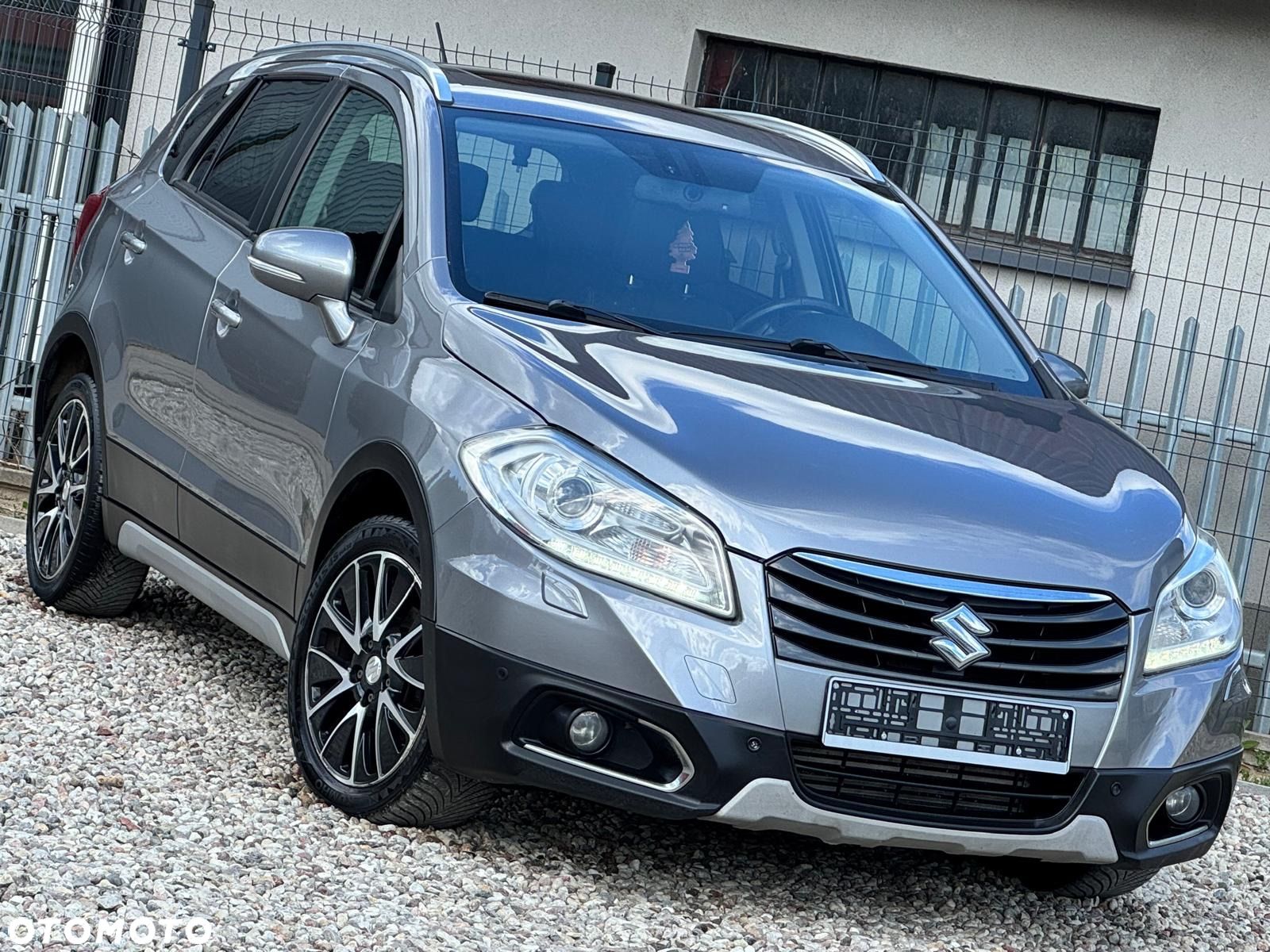 Suzuki SX4 S-Cross 1.6 DDiS Premium Plus - 1
