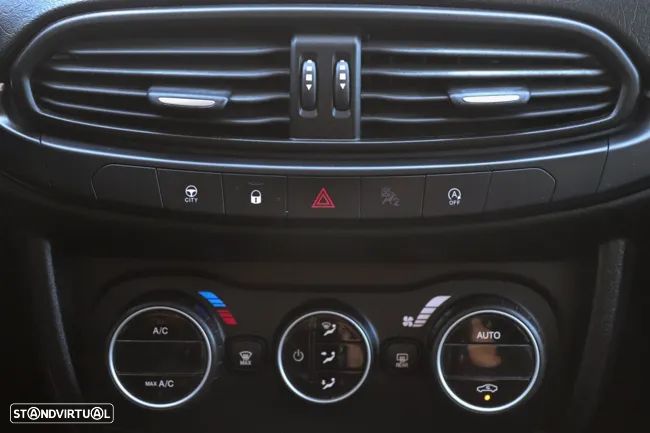 Fiat Tipo Station Wagon 1.3 M-Jet Lounge Tech - 12