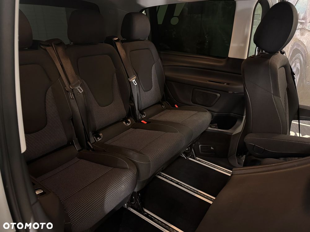 Mercedes-Benz Klasa V 220 d 4-Matic Avantgarde 9G-Tronic - 29