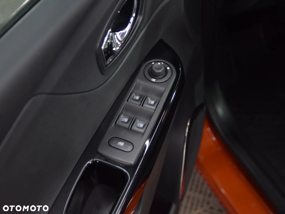 Renault Captur 1.2 TCe Intens EDC - 19