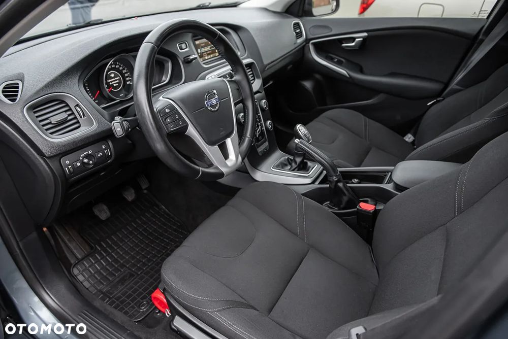 Volvo V40 D2 - 15
