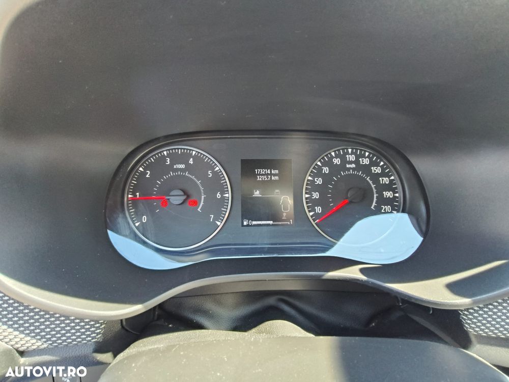 Dacia Logan TCe 90 MT6 Comfort - 8
