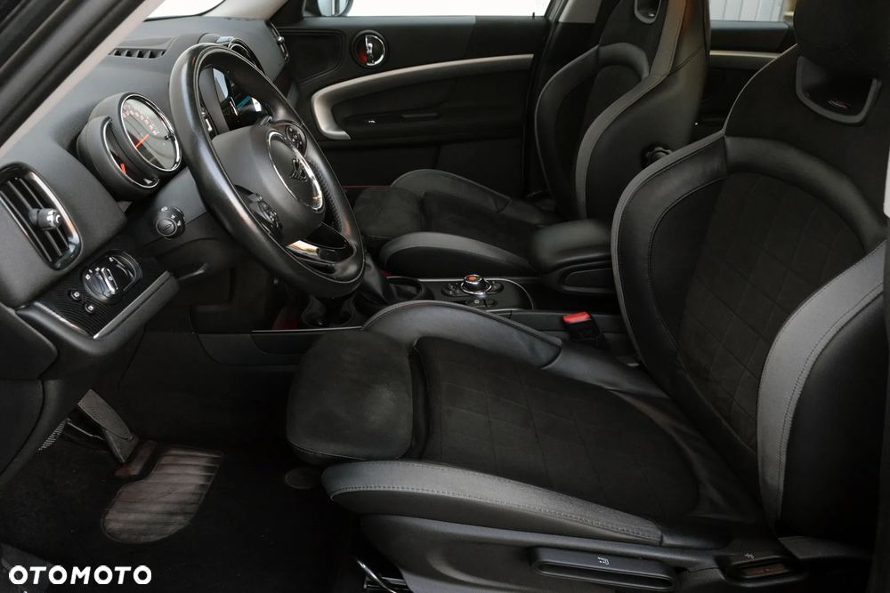 MINI Countryman Cooper SE ALL4 John Cooper Works Trim - 7