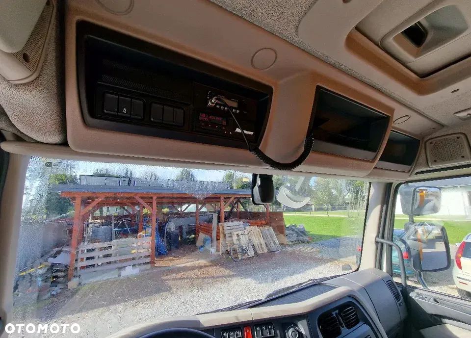 DAF LF 320 FA Day Cab 4x2 - 10