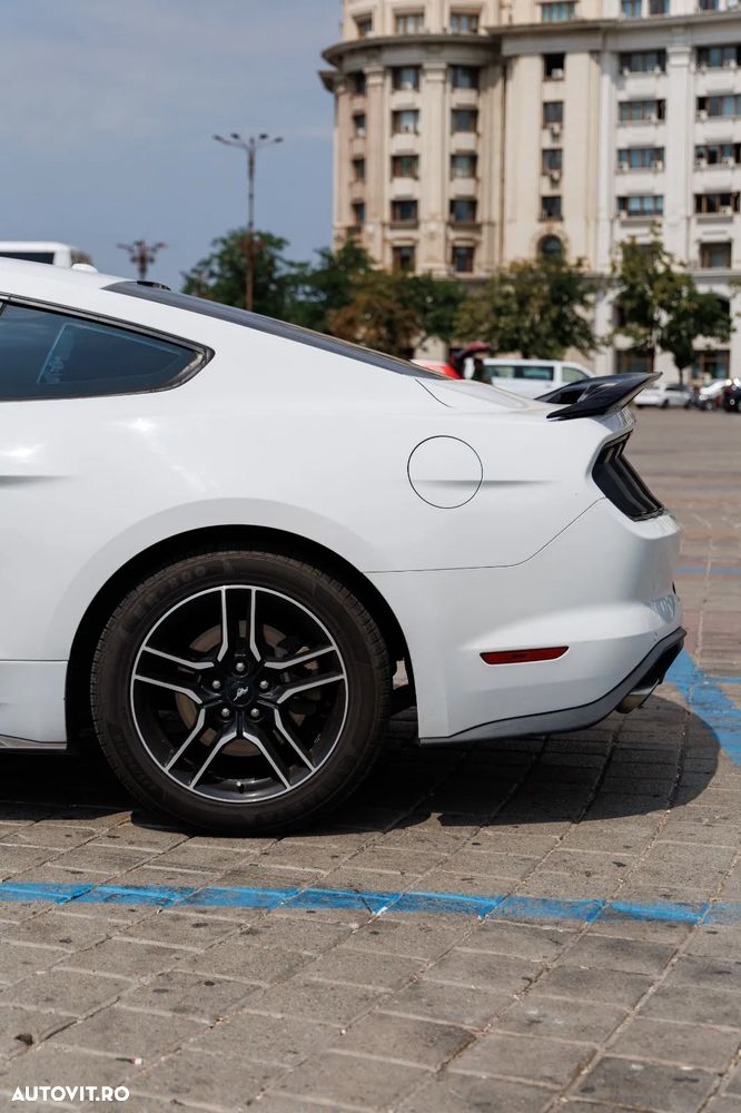 Ford Mustang - 14