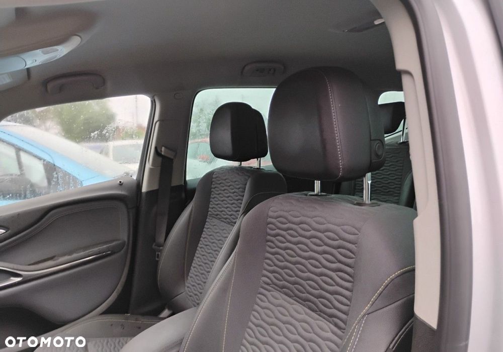 Opel Zafira - 9