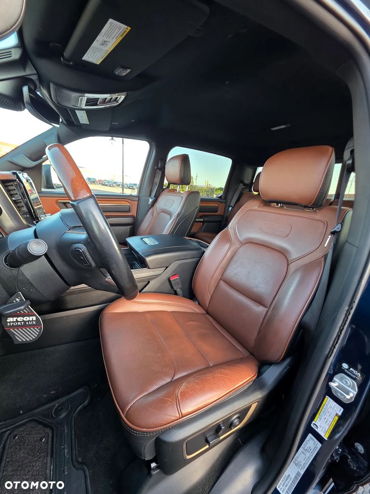 RAM 1500 Crew Cab Shortbed Longhorn - 17