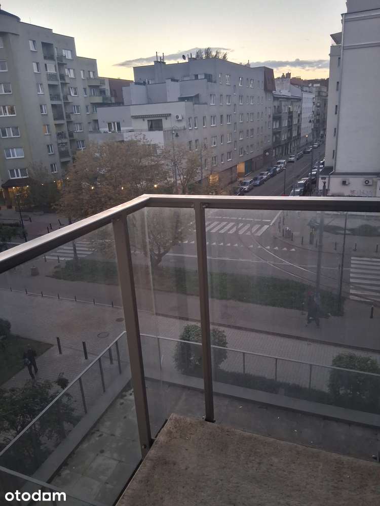 Przestronna kawalerka na nowoczesnym osiedlu Praga-Północ 27,42 m2