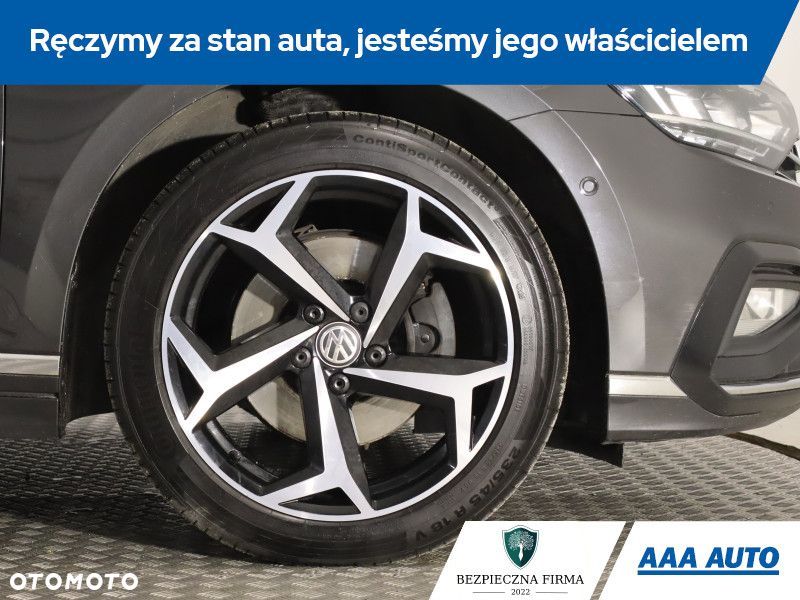 Volkswagen Passat - 16