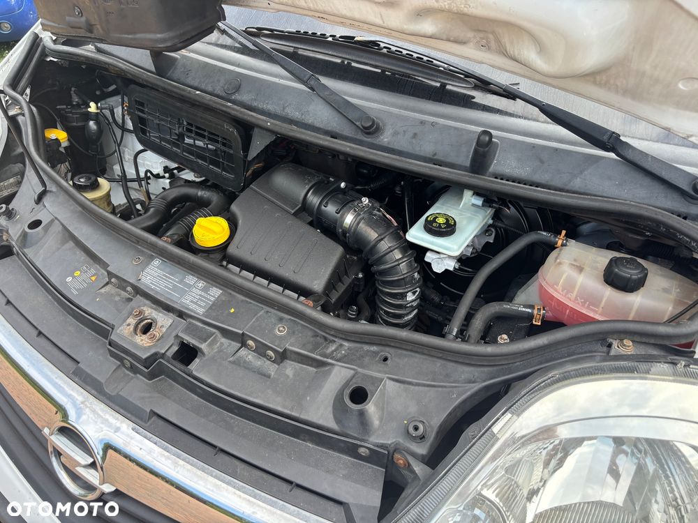 Opel Vivaro - 10
