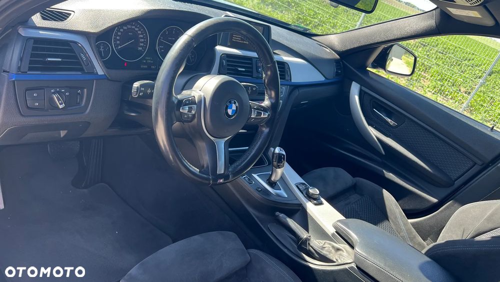 BMW Seria 3 325d M Sport - 23