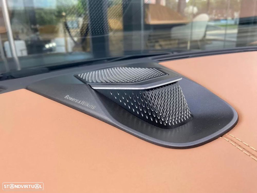 Aston Martin DB12 Volante V8 Auto - 17