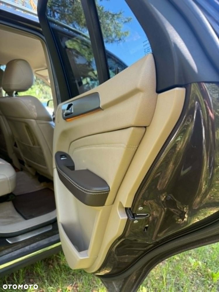 Mercedes-Benz ML - 9