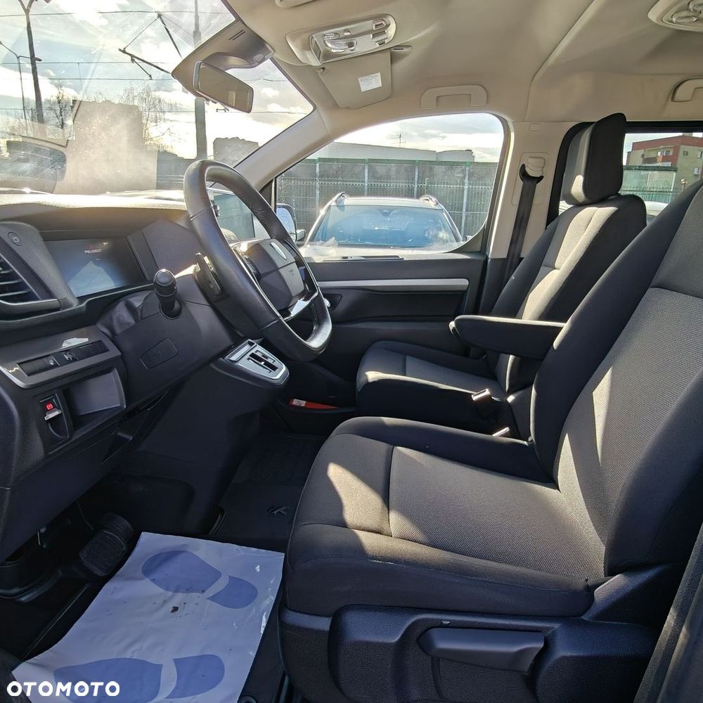 Peugeot Traveller - 8
