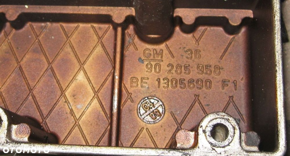 pokrywa zaworów OPEL KADETT GSI 2.0 16V 90285958 - 6