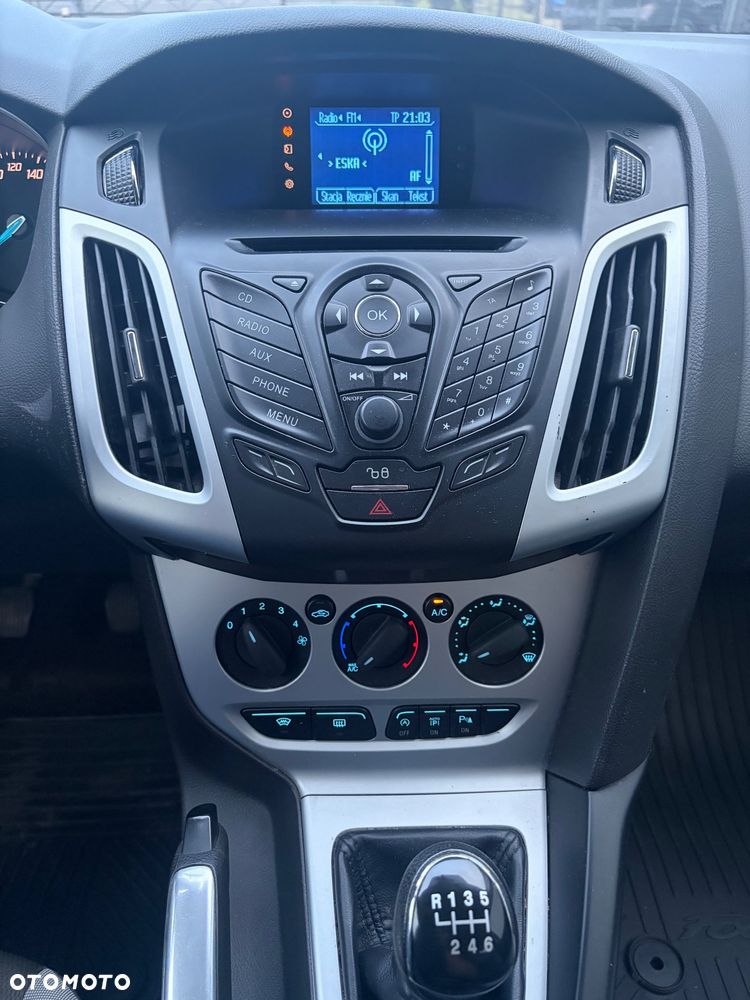 Ford Focus 1.6 EcoBoost Trend - 27