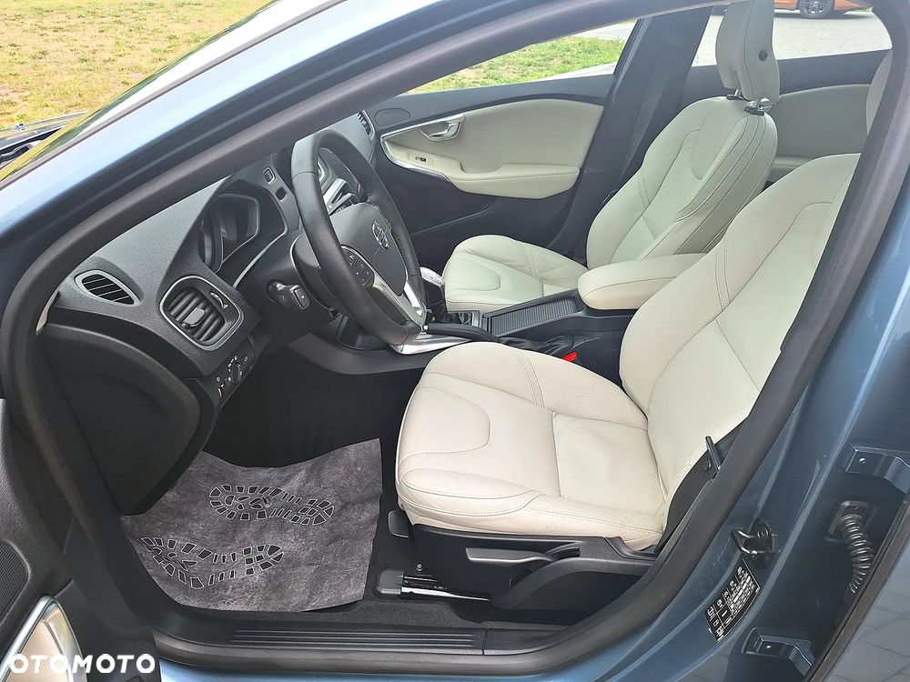 Volvo V40 D2 Summum - 12
