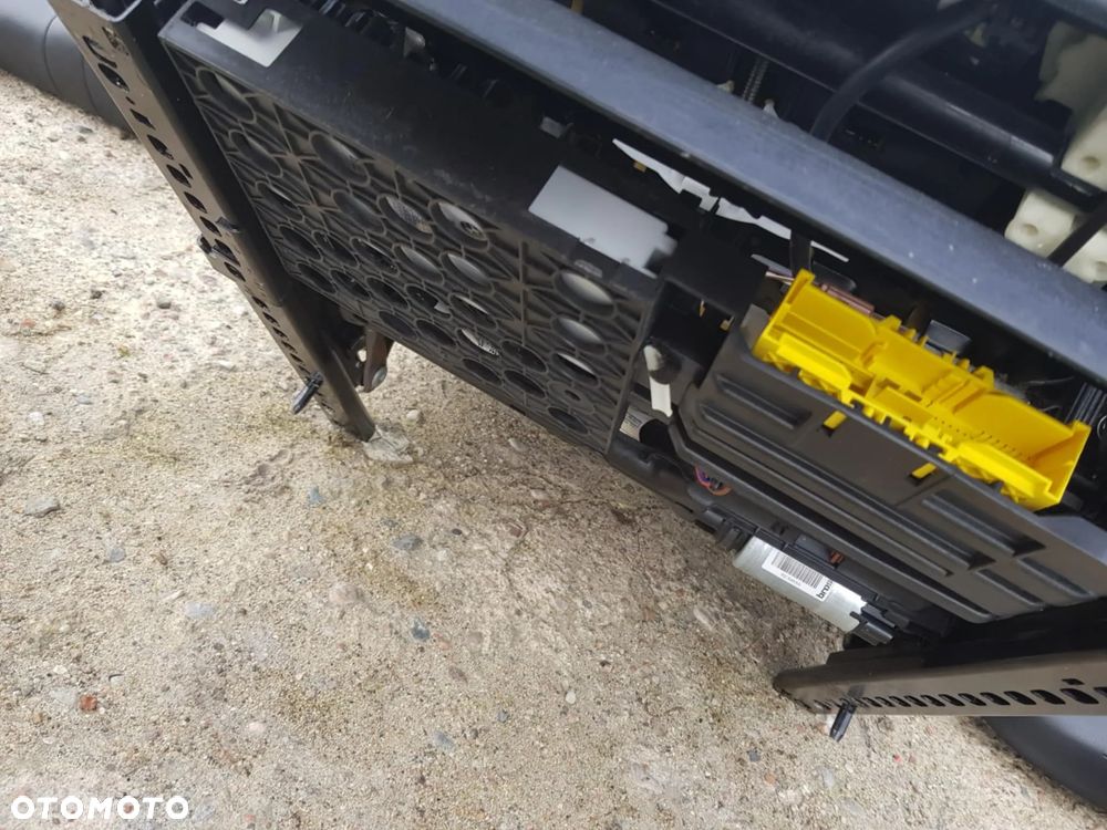 FOTELE WNĘTRZE KOMFORTY WENTYLOWANE ROLETY EUROPA BMW X6 F16 - 9