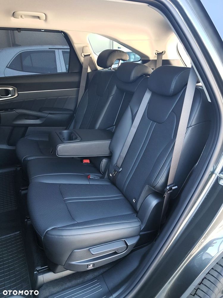 Kia Sorento 1.6 T-GDI HEV XL AWD 7os - 31