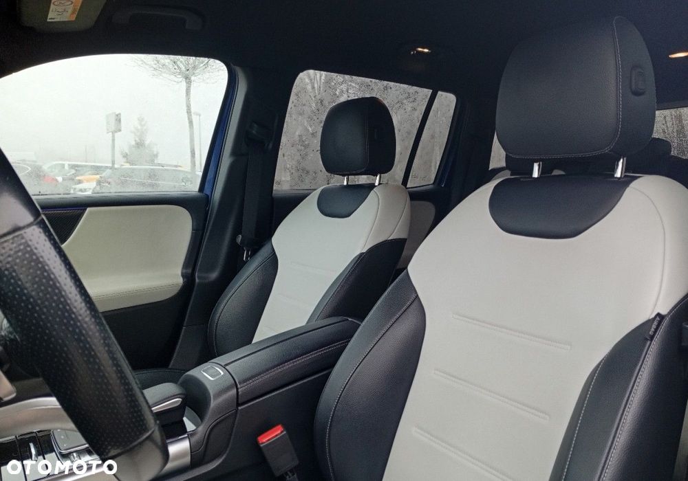 Mercedes-Benz GLB - 23