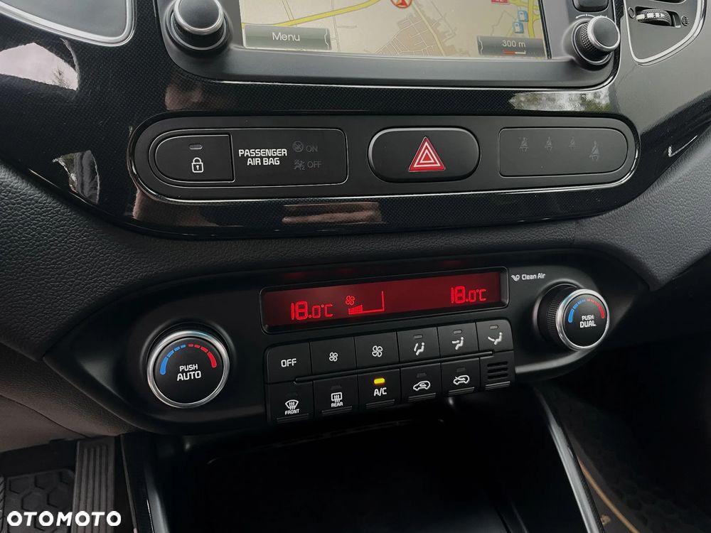 Kia Carens 1.6 GDI Attract - 29