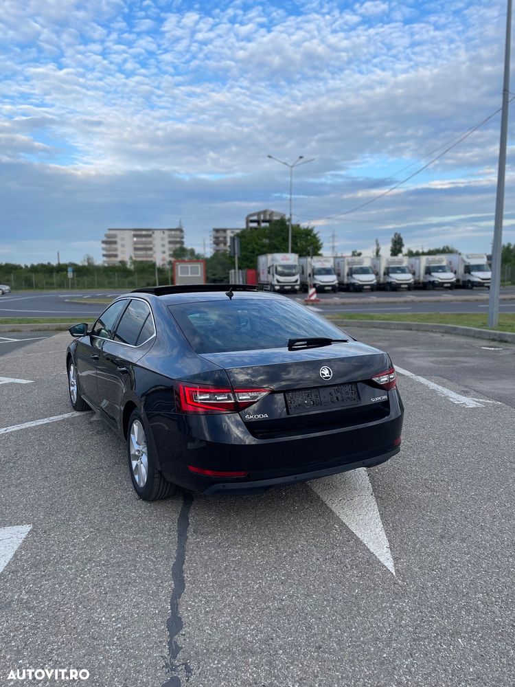 Skoda Superb 2.0 TDI DSG Style - 17