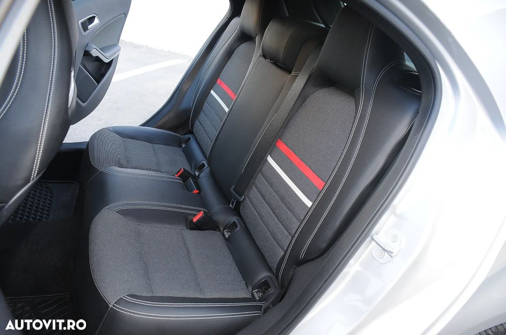 Mercedes-Benz A 180 AMG Line - 8