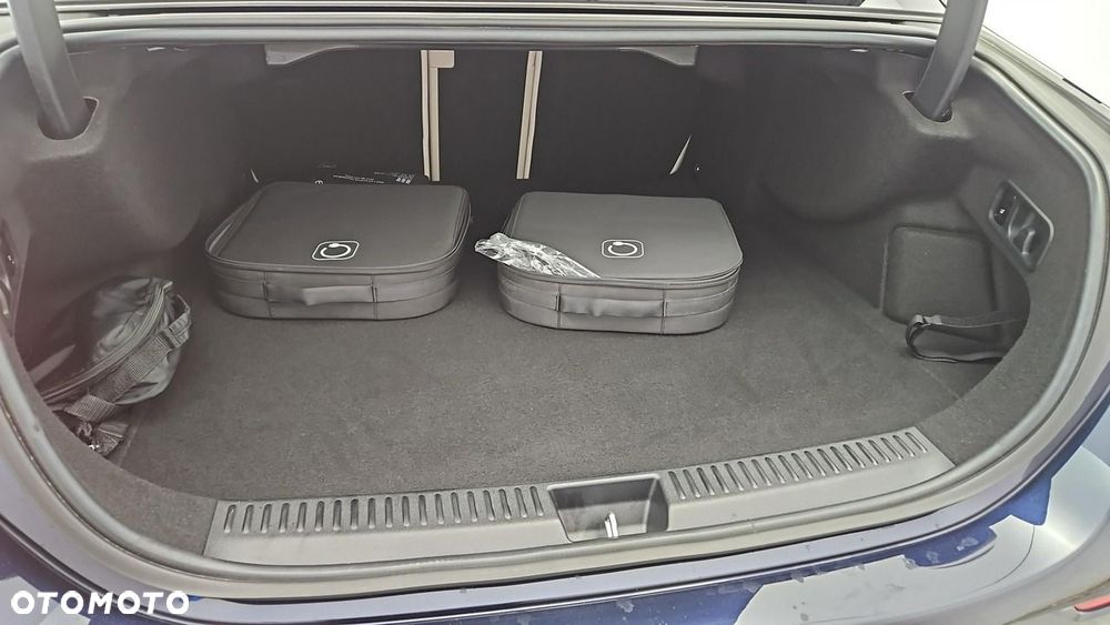 Mercedes-Benz Klasa E 220 d 9G-TRONIC Edition AVANTGARDE - 24