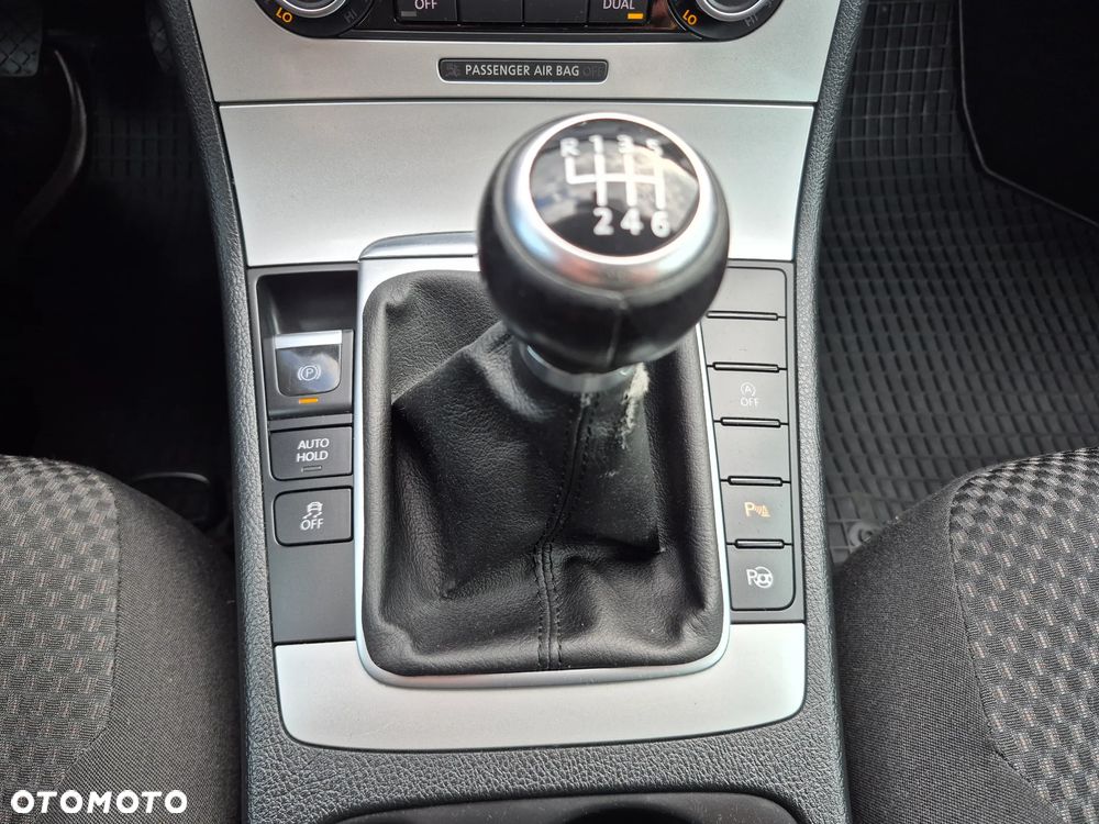 Volkswagen Passat 2.0 TDI BlueMotion Technology Comfortline - 25