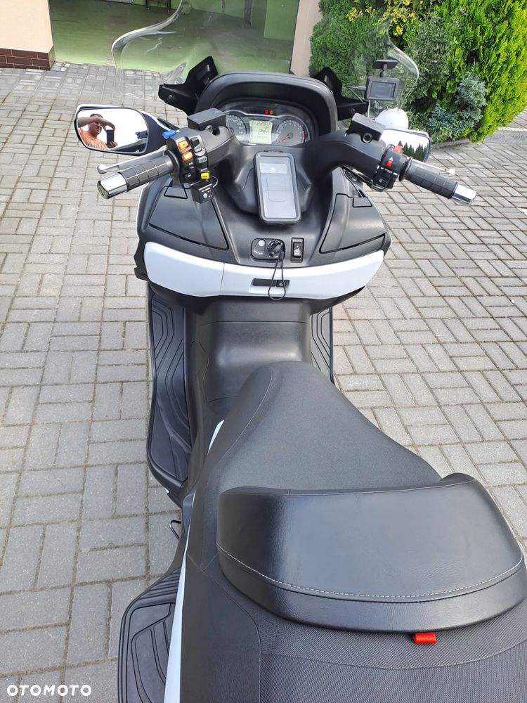 Suzuki Burgman - 20