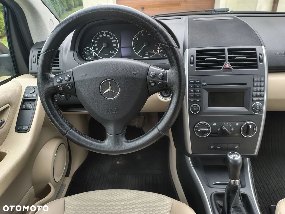 Mercedes-Benz Klasa A 170 BlueEFFICIENCY Avantgarde - 9
