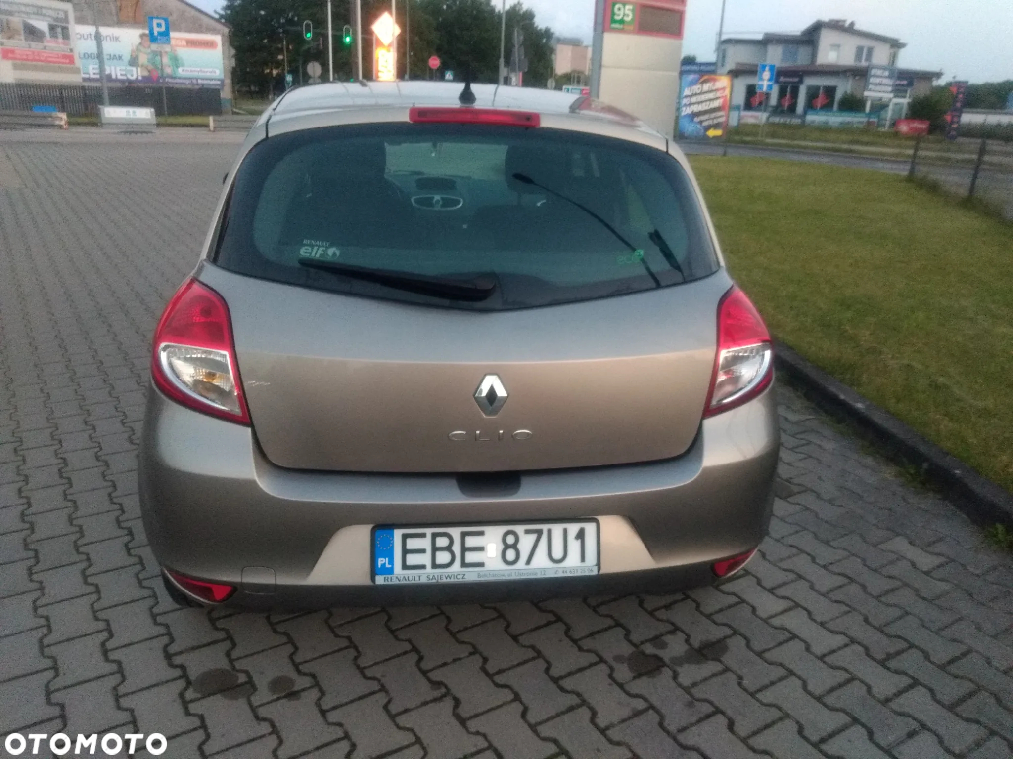 Renault Clio 1.2 16V Alize - 11