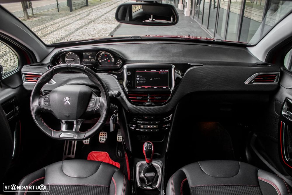 Peugeot 2008 1.2 PureTech GT Line EAT6 - 38