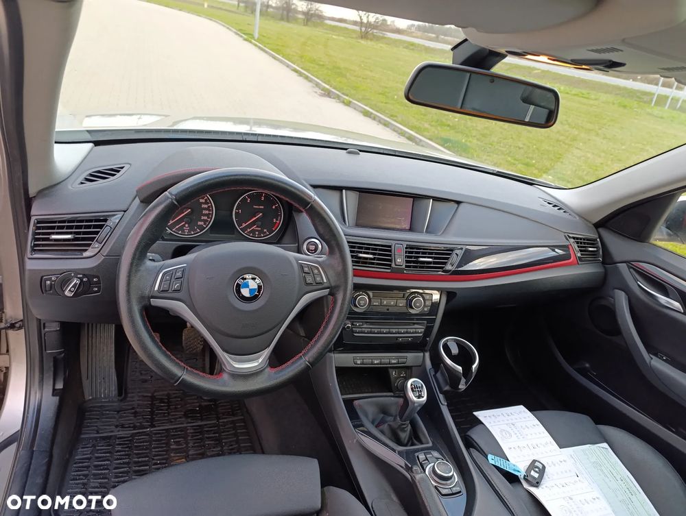 BMW X1 sDrive18d Sport Line - 27