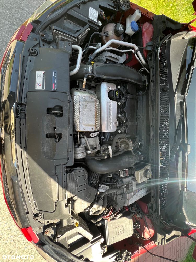 Peugeot 308 1.6 e-THP GTi by Sport S&S - 6