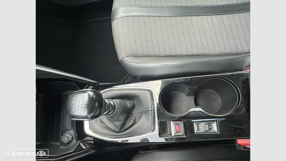 Peugeot 2008 1.2 PureTech Allure - 12