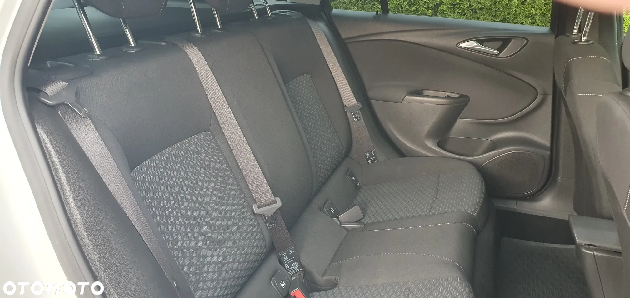 Opel Astra IV 1.6 CDTI Essentia - 37