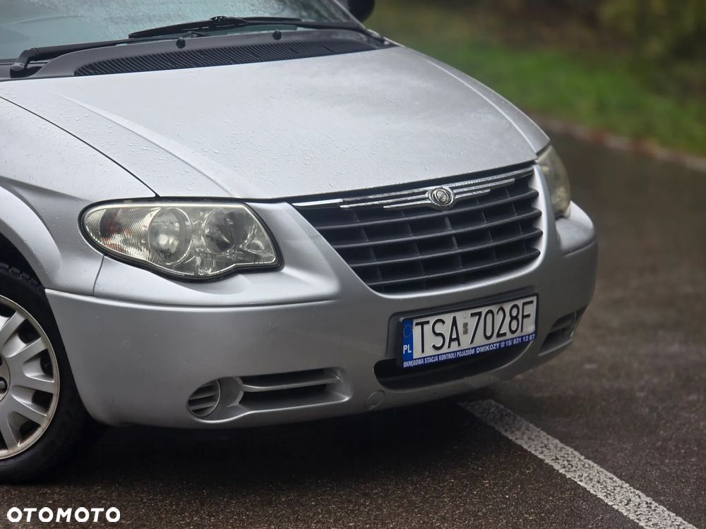 Chrysler Voyager 2.4 SE - 33