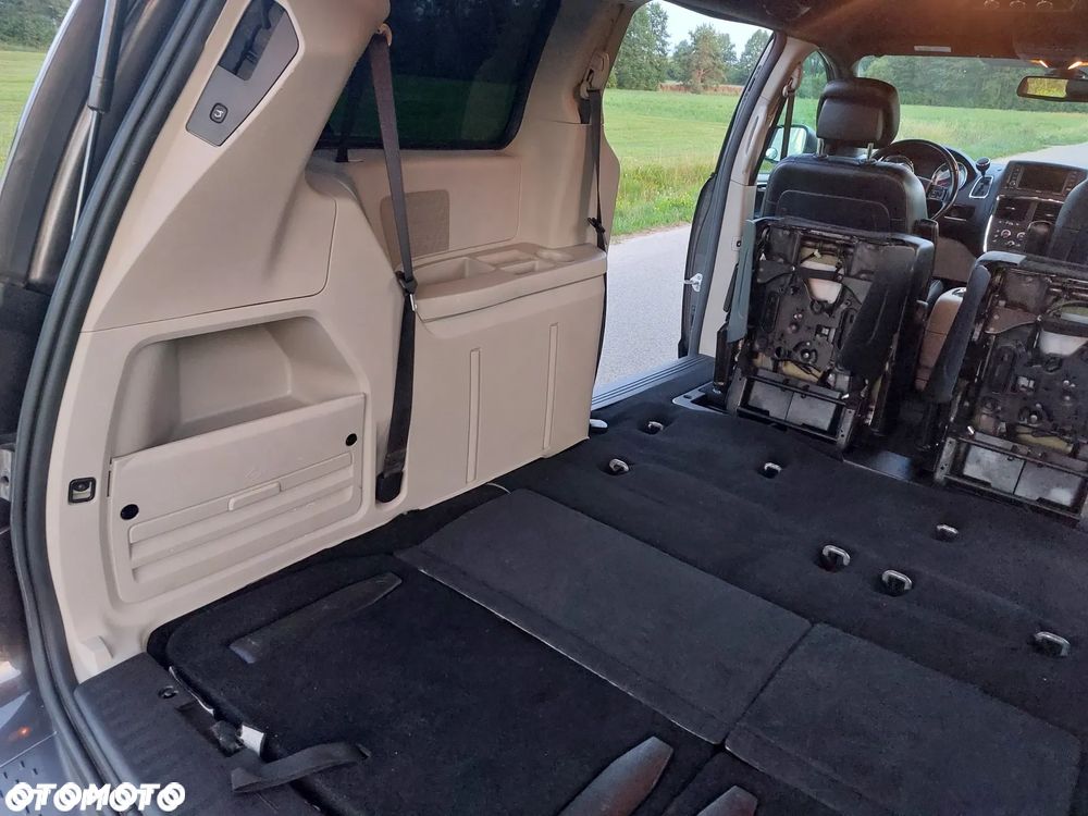 Dodge Grand Caravan - 24